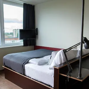 Base 3* Hamburg