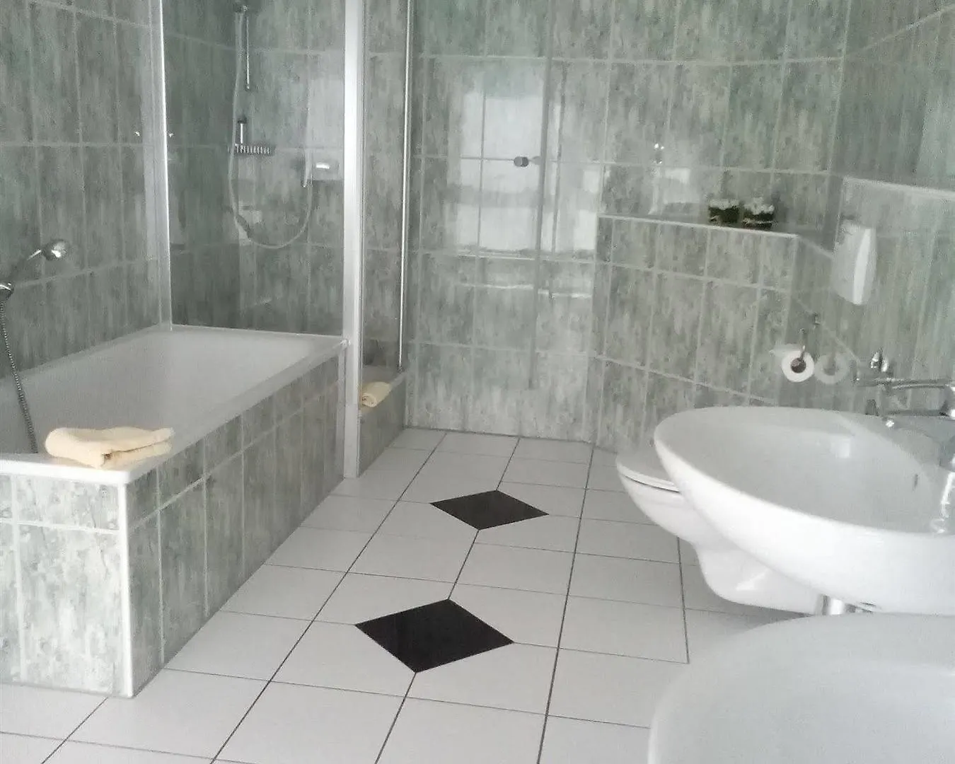 Europa Hotel Garni Free Parking Fuerth